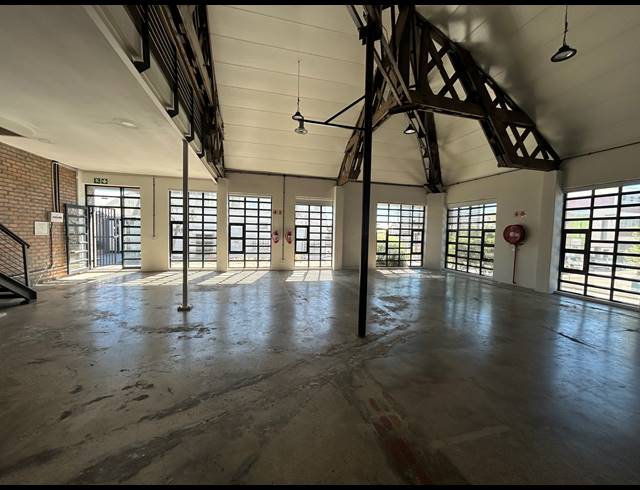 297M² BUILDING TO LET IN SALT RIVER